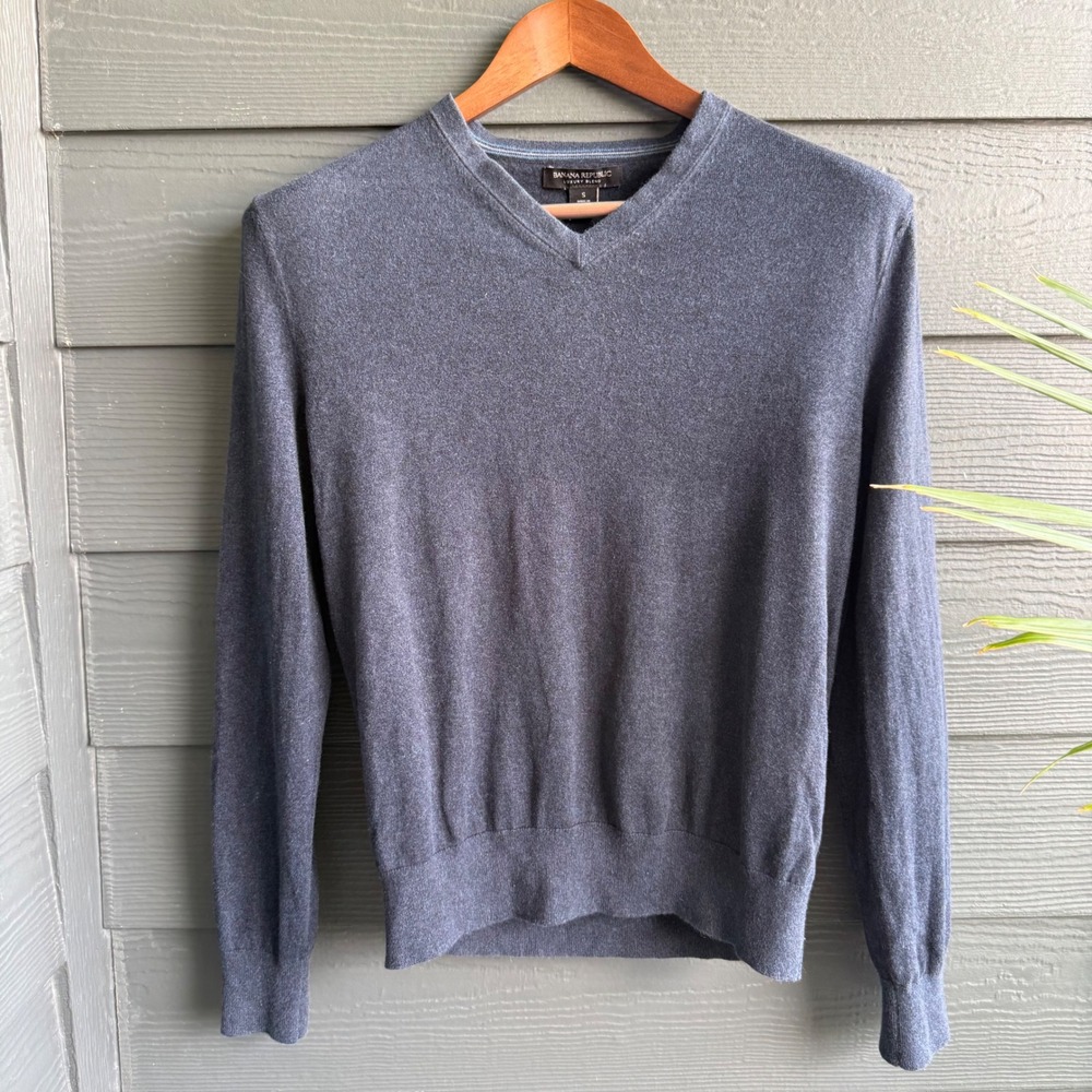 Banana Republic Luxury Blend Silk Cashmere V Neck Sweater Blue Gray Small - Picture 1 of 10